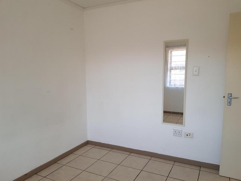 To Let 2 Bedroom Property for Rent in Grahamstown Central Eastern Cape